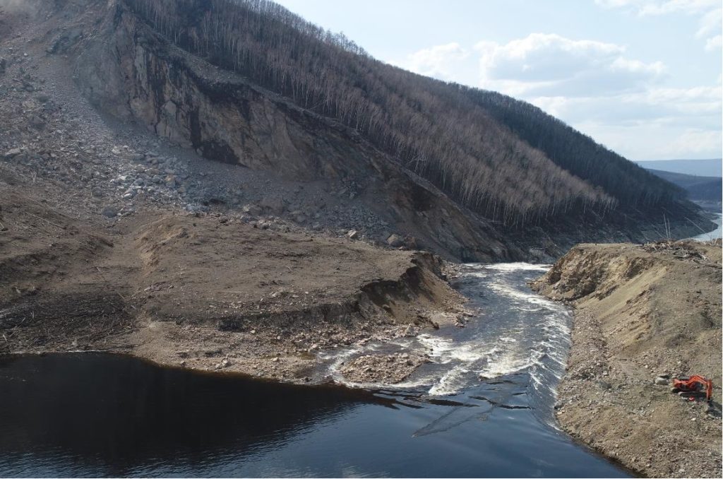 Завал на Бурейском водохранилище больше не препятствует свободному стоку воды