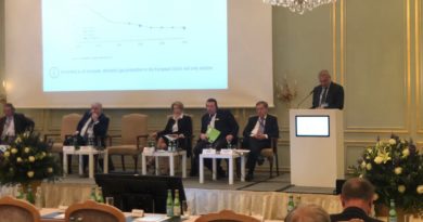 Анатолий Яновский: “По итогам 2018 года доля российского газа в Европе достигла более чем 35%” energybase.ru Новости Анатолий Яновский: “По итогам 2018 года доля российского газа в Европе достигла более чем 35%” Анатолий Яновский: “По итогам 2018 года доля российского газа в Европе достигла более чем 35%”