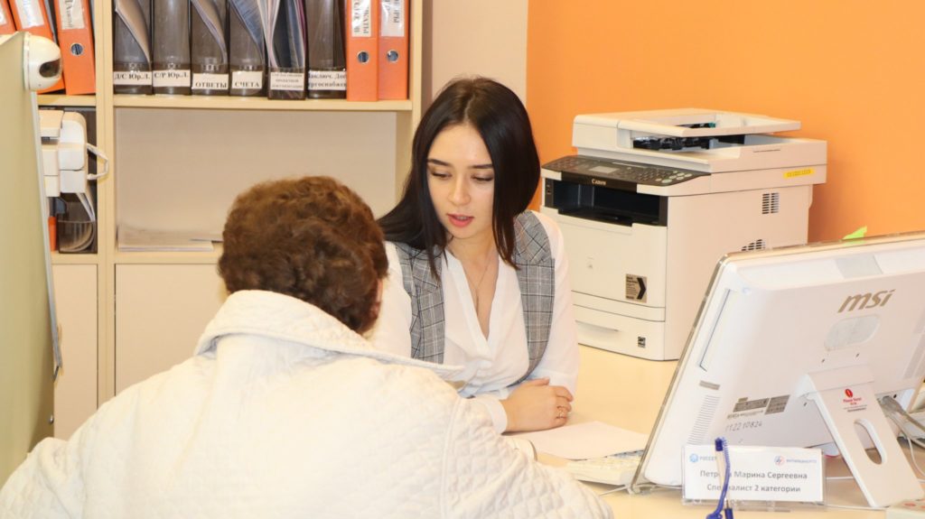 В Трусовском районе Астрахани начал работу новый Центр обслуживания потребителей "Россети Юг"