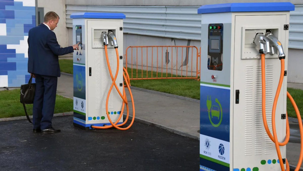 «Россети» откроет в Москве не менее 300 зарядных станций для электротранспорта