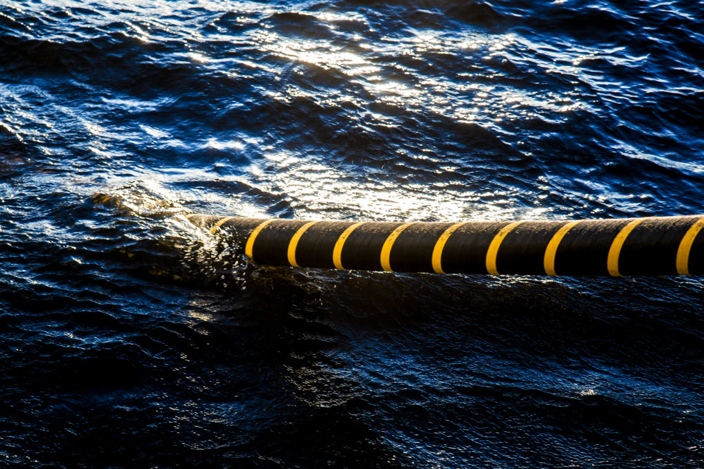 Австралийский миллиардер профинансирует проект подводного кабеля в Сингапуре
