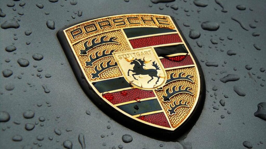 Электромобиль Porsche будет «внедорожником с маневренностью спорткара»