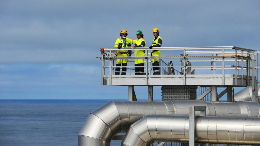 Норвегия установит новый лимит на арктическое бурение нефти