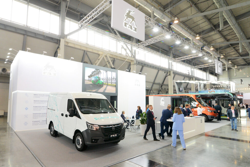 «Группа ГАЗ» продемонстрировала новые модели транспорта на выставке INNOPROM 2022