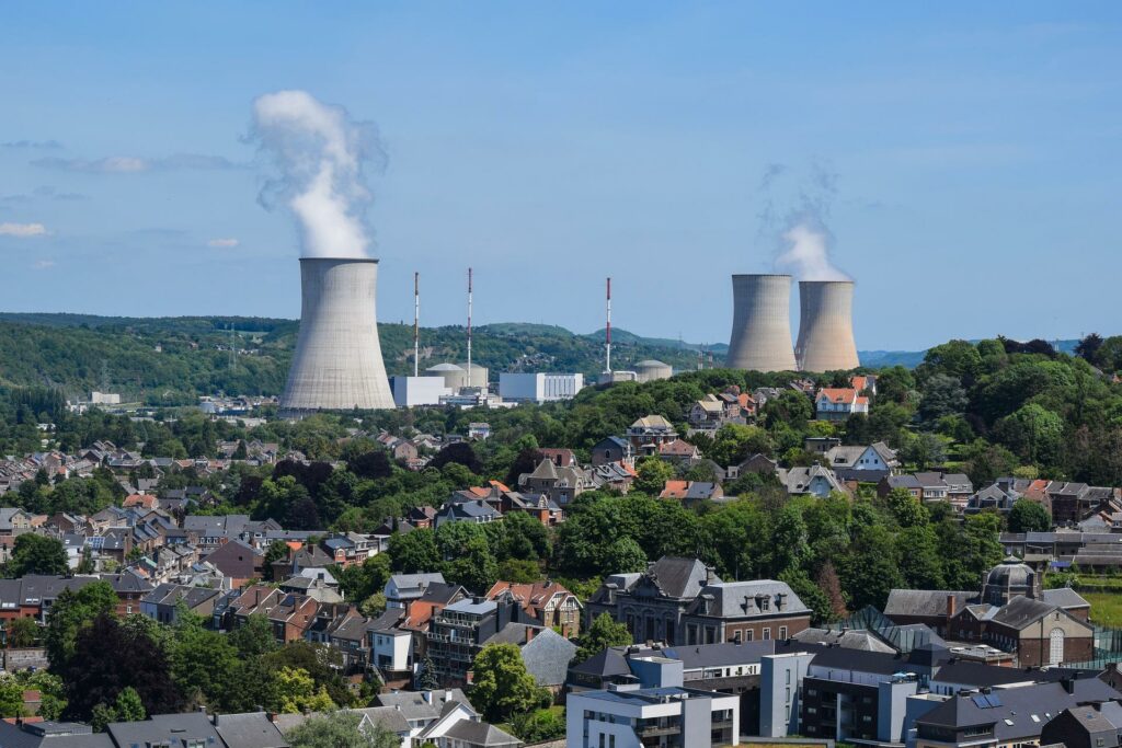 Британия начинает восстанавливать атомную энергетику